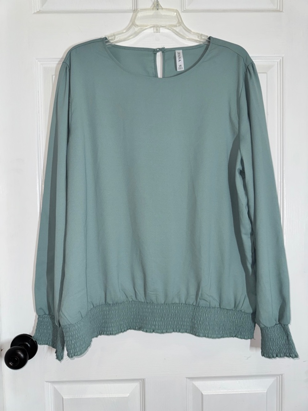 Zenana Outfitters Smocked-Hem Long Sleeve Top in Teal size 1X - Picture 3 of 7